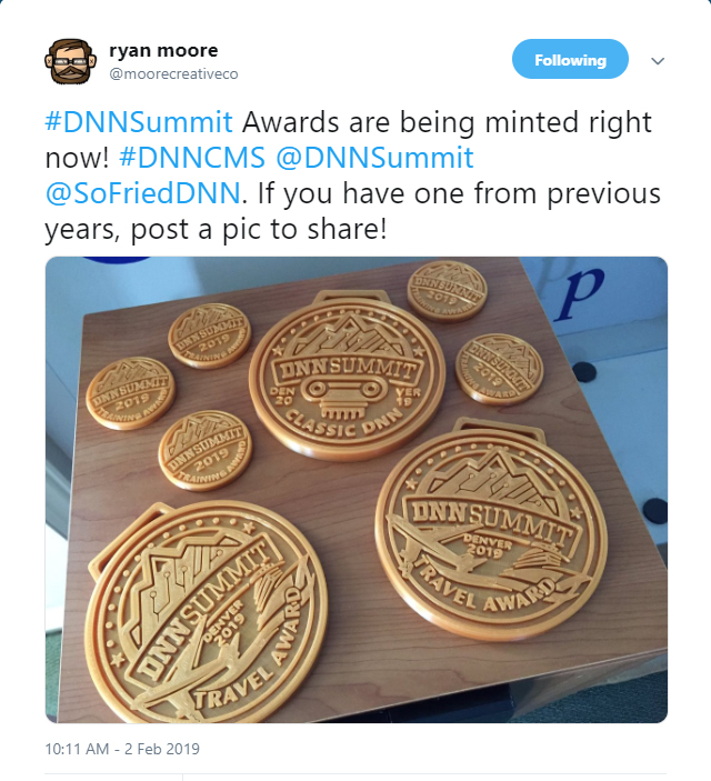 Ryan Moore分享了一张他一直在工作的DNN峰会奖的照片